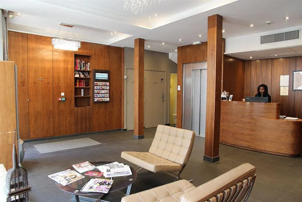 Art Batignolles 3*