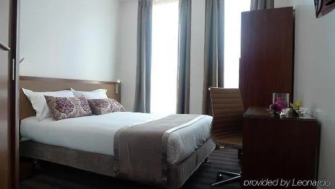 Art Batignolles Hotel 3*