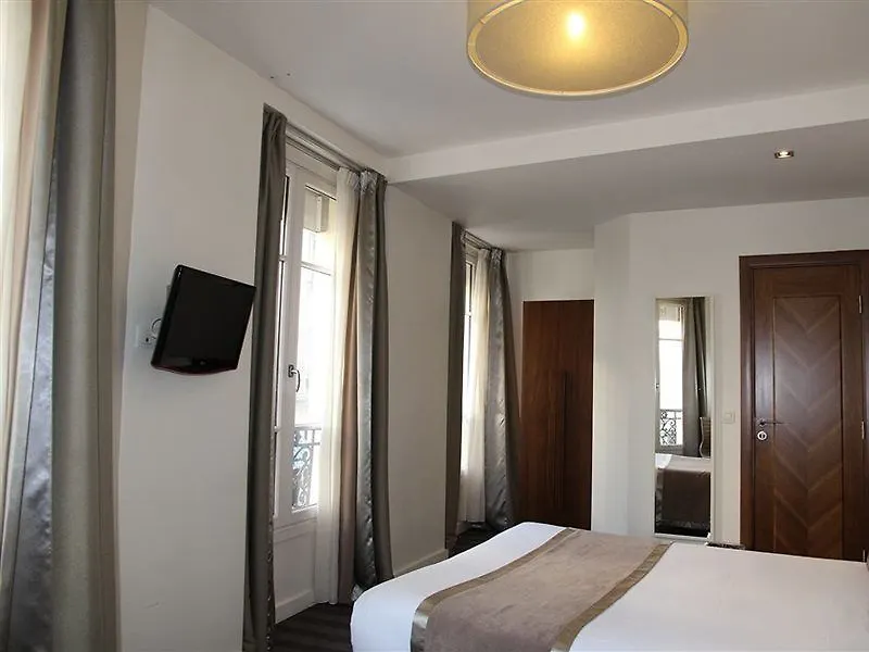 Art Batignolles מלון 3*