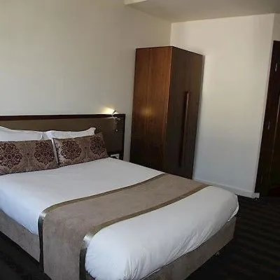 Art Batignolles Hotel 3*