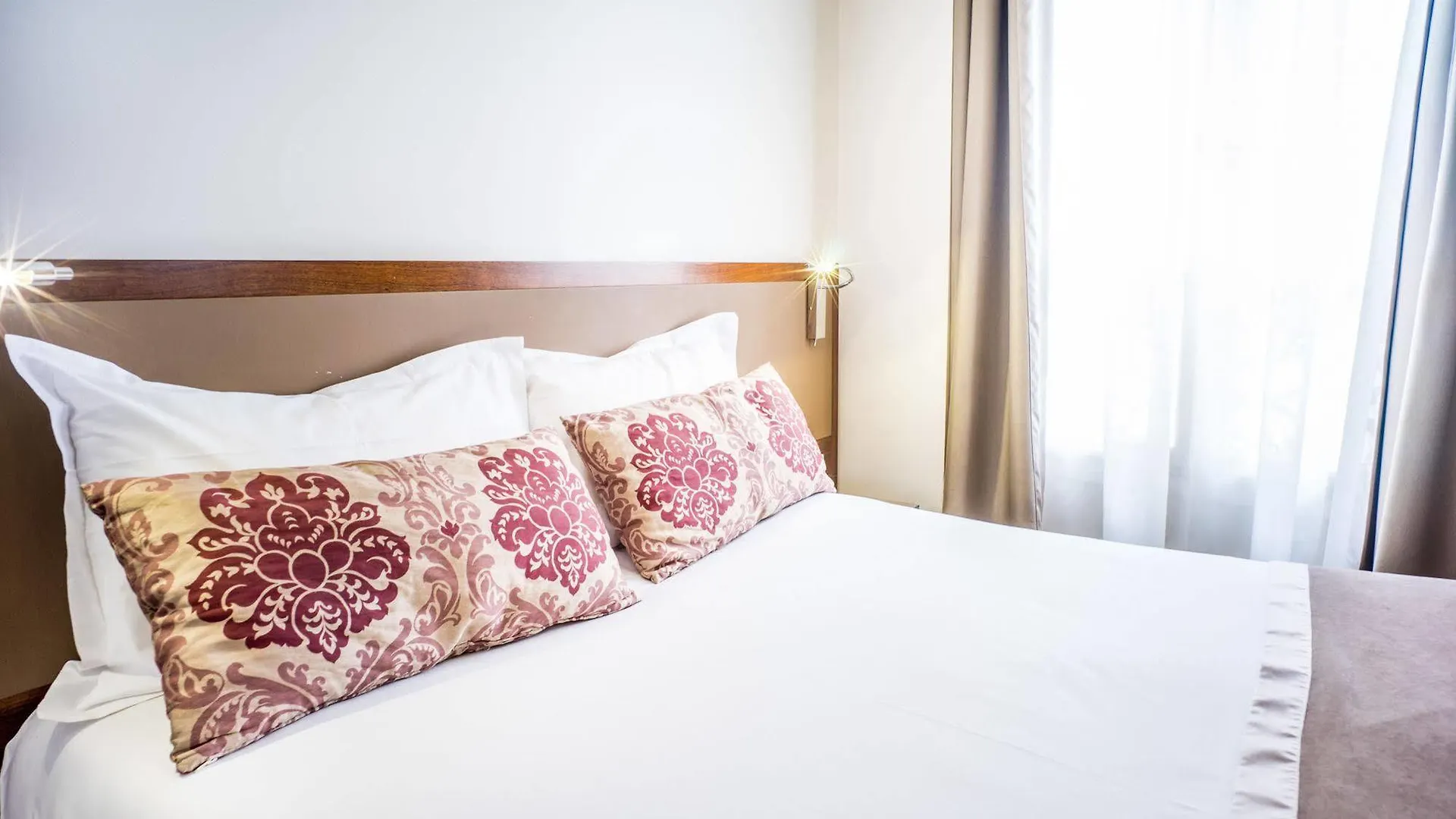 Hotel Art Batignolles 3*
