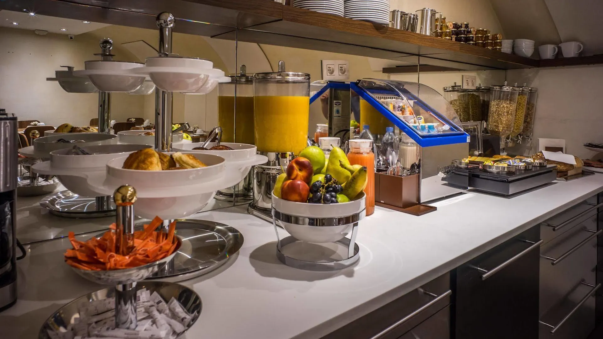 Art Batignolles Hotel 3*