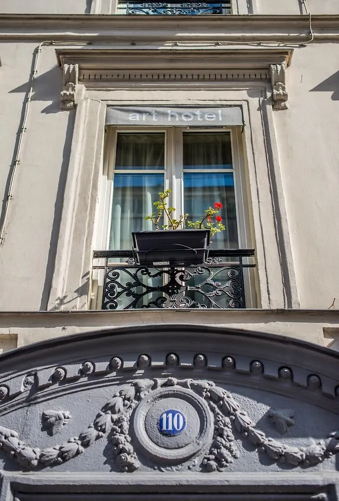Art Batignolles 3* פריז